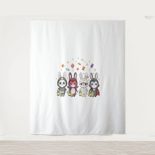 ハロウィンのかわいいバニーの衣装 タペストリー (正面)