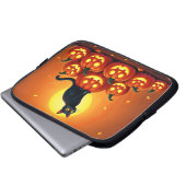 ハロウィンのかわいい黒猫とジャックの提灯 ラップトップスリーブ (正面下部)