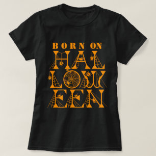 ハロウィンのくもの穂軸のくもの巣の恐く不気味な文字で生まれて下さい Tシャツ