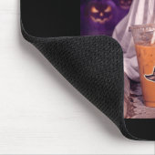 ハロウィンのアイスコーヒーを飲むかっこいい幽霊 マウスパッド (コーナー)