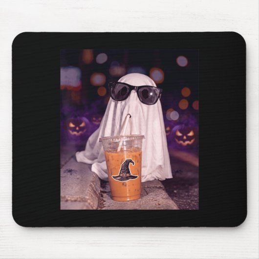 ハロウィンのアイスコーヒーを飲むかっこいい幽霊 マウスパッド (正面)
