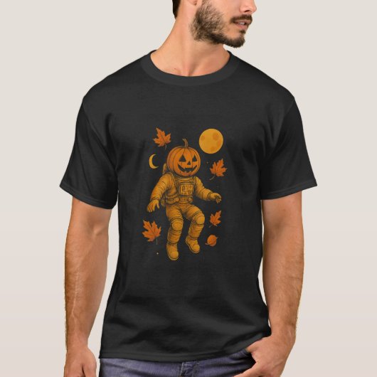 ハロウィンのカボチャが宇宙に浮かぶ天体ジャック・オ・ランタン Tシャツ (正面)