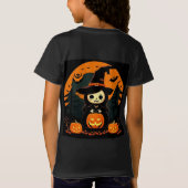 ハロウィンのカボチャと仲良しの漫画の魔女 Tシャツ (裏面)