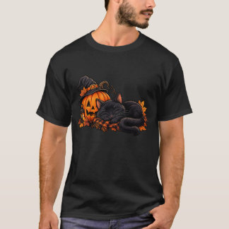 ハロウィンのカボチャのそばで眠る黒猫 Tシャツ