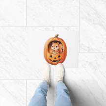 ハロウィンのカボチャのジャック・オ・ランタンの中の可愛いリス