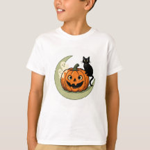 ハロウィンのカボチャの上の可愛い猫の子供Tシャツ