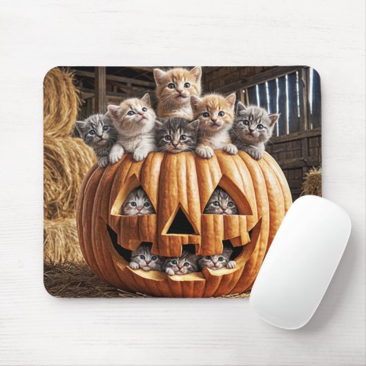 ハロウィンのカボチャの中の子猫たち マウスパッド (マウス)