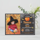 ハロウィンのカボチャの子供の誕生日パーティーの写真 招待状 (スタンド正面)