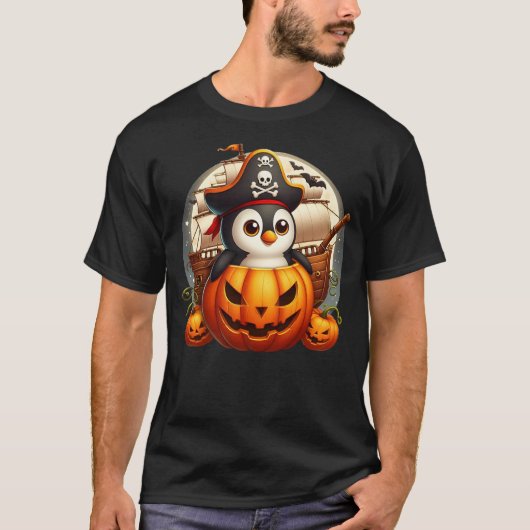ハロウィンのカボチャの船に乗った海賊ペンギン Tシャツ (正面)