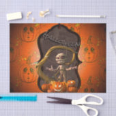 ハロウィンのカボチャを持つおもしろいなミイラ 薄葉紙 (クラフト)