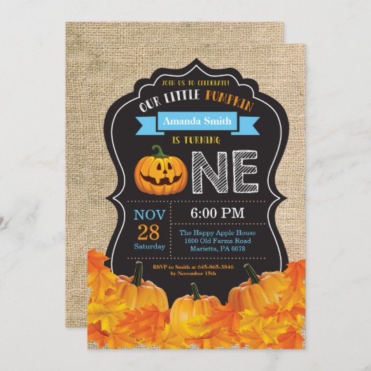 ハロウィンのカボチャ男の子の第1誕生日の青のバーラップ 招待状 (正面/裏面)