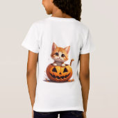 ハロウィンのカボチャ畑でにっこり子猫 🎃 Tシャツ (裏面)