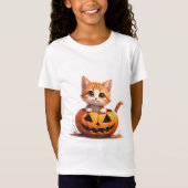ハロウィンのカボチャ畑でにっこり子猫 🎃 Tシャツ (正面)
