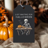 「ハロウィンのギフトタグを待つだけ」| 面白い ギフトタグ