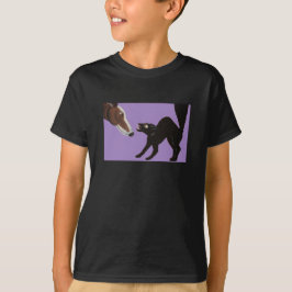 ハロウィンのグレー・ハウンドと怒った黒猫 Tシャツ