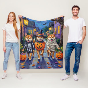 ハロウィンのコスチュームを着た柴犬 フリースブランケット