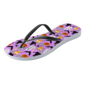 ハロウィンのテーマのコラージュのトスパターン紫色 ビーチサンダル (アングル)