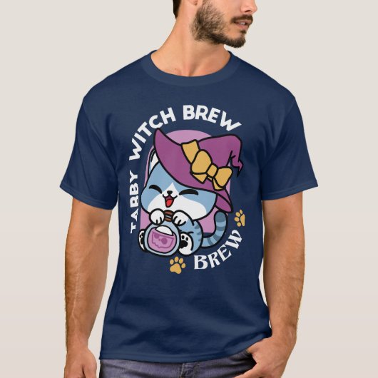 ハロウィンのトラ猫 - 魔女の帽子とポーションアート Tシャツ (正面)