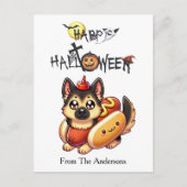 ハロウィンのホットドッグの格好をした犬の子供の面白いデザイン ポストカード (正面)