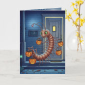 ハロウィンのムカデのトリック・オア・トリート カード (黄色い花)