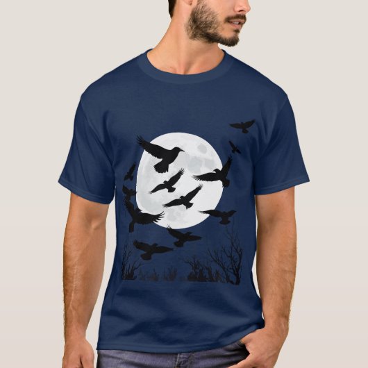 ハロウィンの先触れ:ワタリガラスが共に飛び立つ Tシャツ (正面)