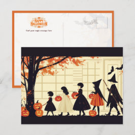 ハロウィンの夜にトリック・オア・トリートをする子供たち ポストカード