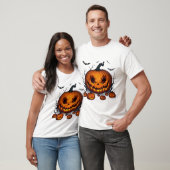 ハロウィンの巨大カボチャの光る目 👻 Tシャツ (ユニセックス)