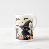 ハロウィンの帽子をかぶった三匹の黒猫 ボーンチャイナマグカップ (正面右)