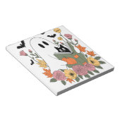 ハロウィンの幽霊を読んでいる本の猫 ノートパッド (アングル)
