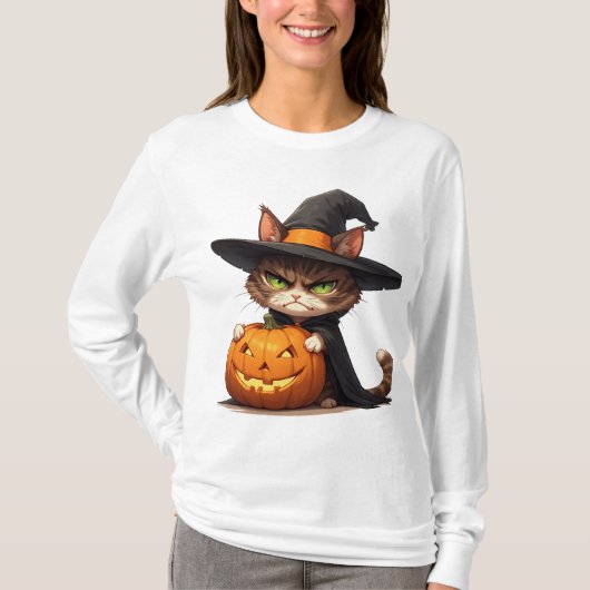 ハロウィンの楽しみをもたらすかぼちゃを持つ怒った魔女猫 🎃 Tシャツ (正面)