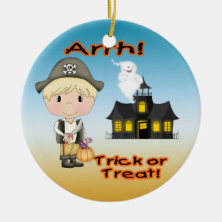ハロウィンの海賊男の子の円形のオーナメント セラミックオーナメント