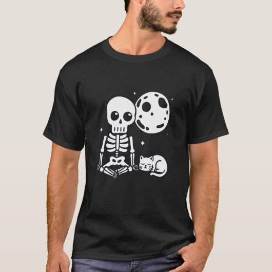 ハロウィンの満月とスケルトンと猫 Tシャツ (正面)