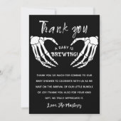 ハロウィンの赤ちゃんが沸騰する大釜の感謝カード 招待状 (正面)