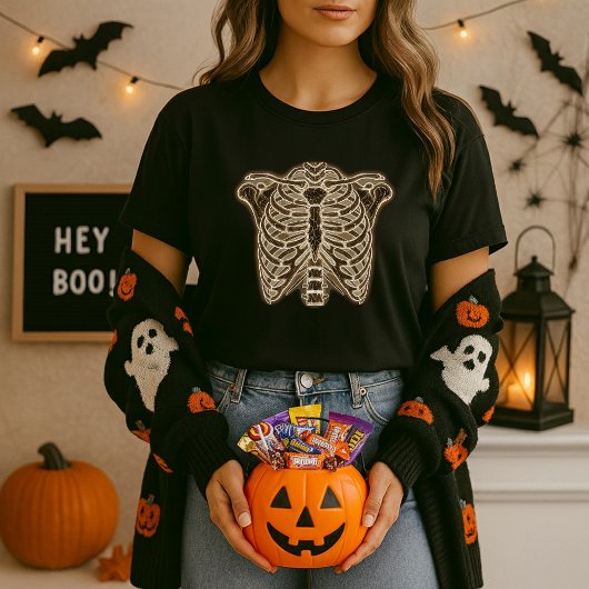 ハロウィンの輝く胸骨スケルトン Tシャツ