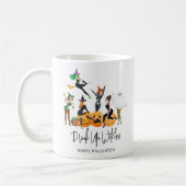 ハロウィンの面白い「Drink Up Witches」デザイン コーヒーマグカップ (左)