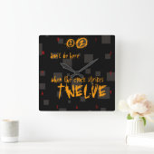 ハロウィンの風変わりで気色悪い芸術箱の黒のオレンジ気味悪い スクエア壁時計 (ホーム)