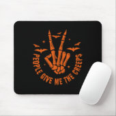 ハロウィンの骸骨の手が落ちてきてゾッとする マウスパッド (マウス)