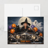 ハロウィンの魔女が猫と一緒にビンテージカーに乗る ポストカード (正面/裏面)