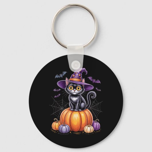 ハロウィンの魔女の帽子をかぶったカボチャの上の黒猫 キーホルダー (正面)