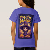 ハロウィンの魔女キャラクターとカボチャのディスプレイ Tシャツ (裏面)