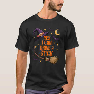ハロウィンの魔法使いの面白いステッカー マニュアル車も運転できるわよ Tシャツ