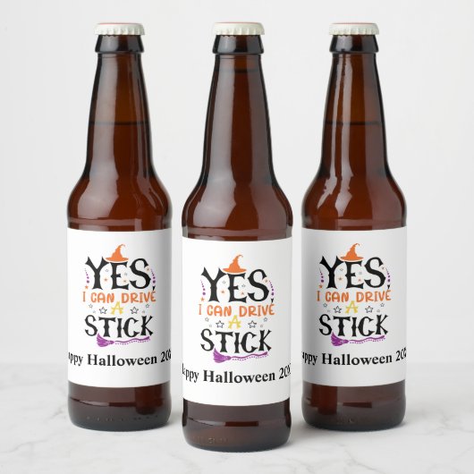 ハロウィンの魔法使いの面白いTシャツ Yes I Can Drive A Stick ビールラベル (ボトル)