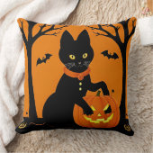 ハロウィンの黒猫がジャック・オ・ランタンに囲まれている クッション (ブランケット)