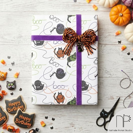 ハロウィンの黒猫とかわいい毛糸の絡まり ラッピングペーパー