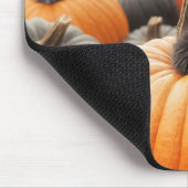 ハロウィンの黒猫の子猫とカボチャ マウスパッド (コーナー)