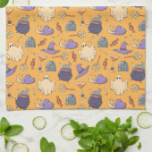 ハロウィンよくはしゃぐ幽霊と魔女のパターン キッチンタオル (折り畳み)