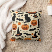 ハロウィンをテーマにした黒猫とカボチャ柄 クッション (ブランケット)