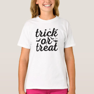 ハロウィンをトリックまたは治療する Tシャツ