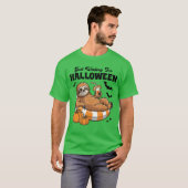 ハロウィンを待つだけ かわいい怠け者スロース ハロウィン Tシャツ (正面フル)