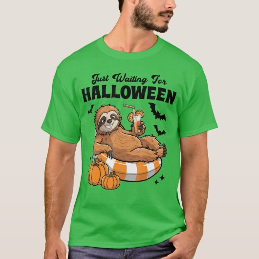 ハロウィンを待つだけ かわいい怠け者スロース ハロウィン Tシャツ (正面)